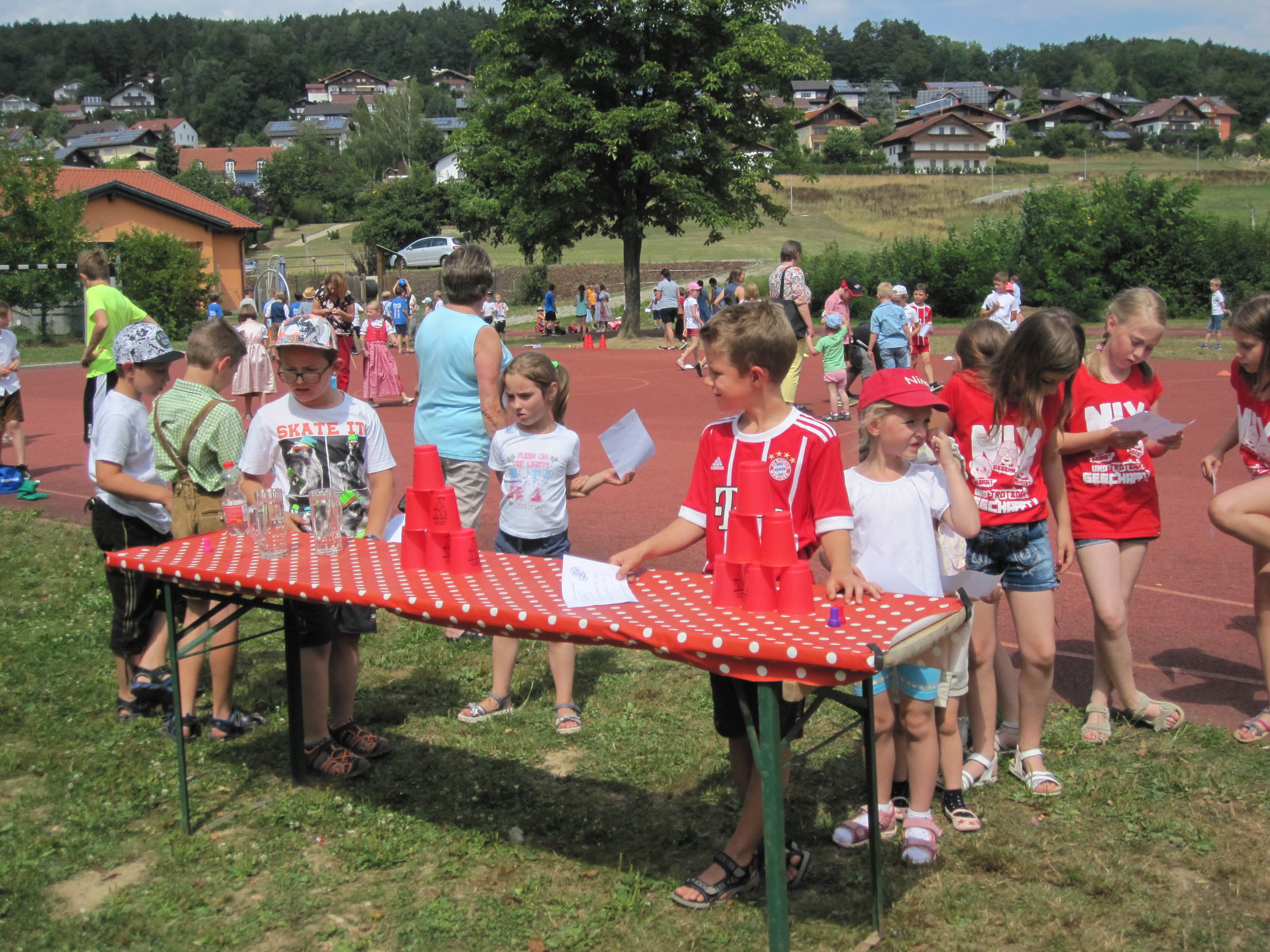 Die Spielstraße im Schulhof