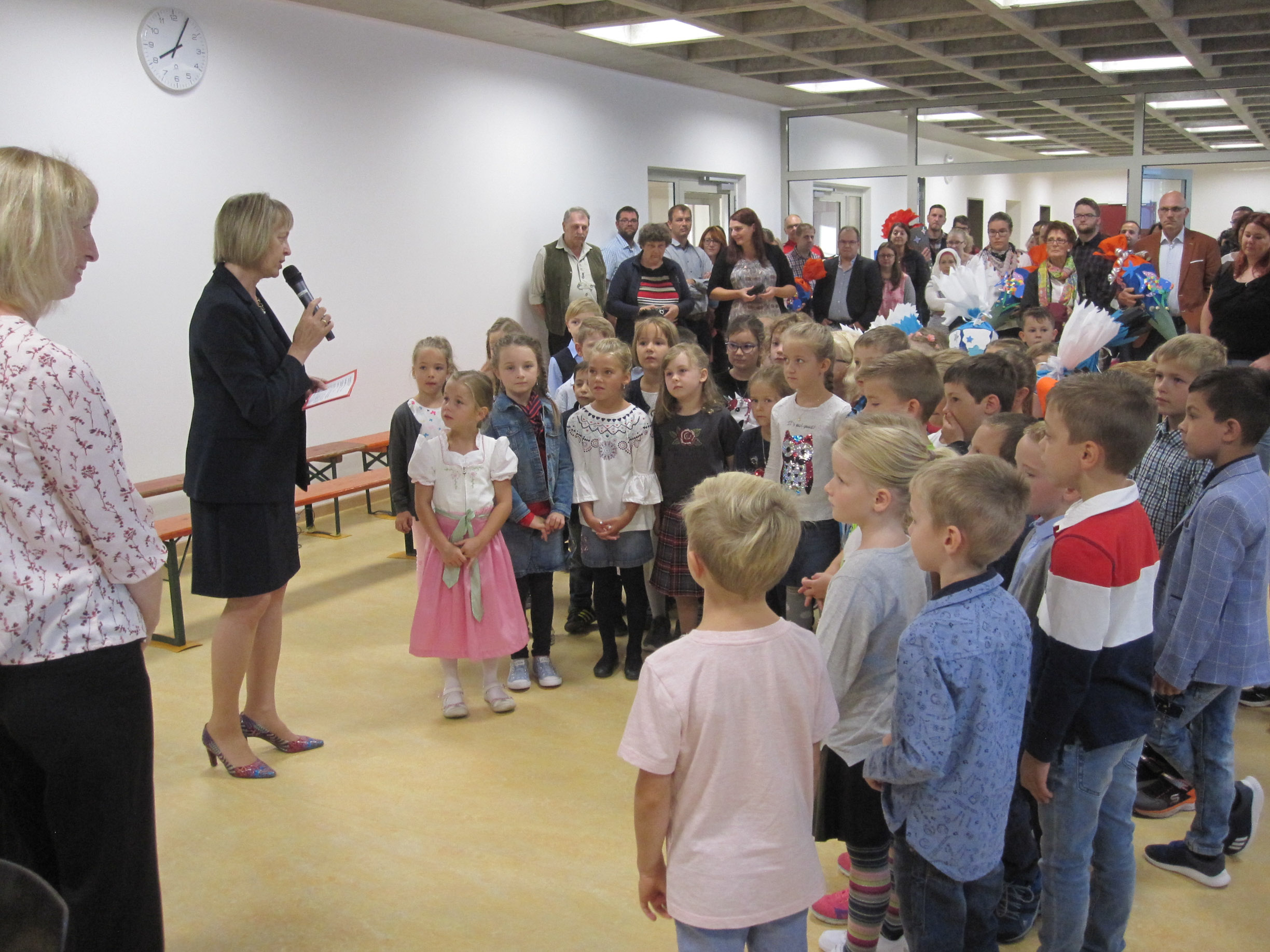 Rektorin Ulrike Nauen begrüßte die ABC-Schützen