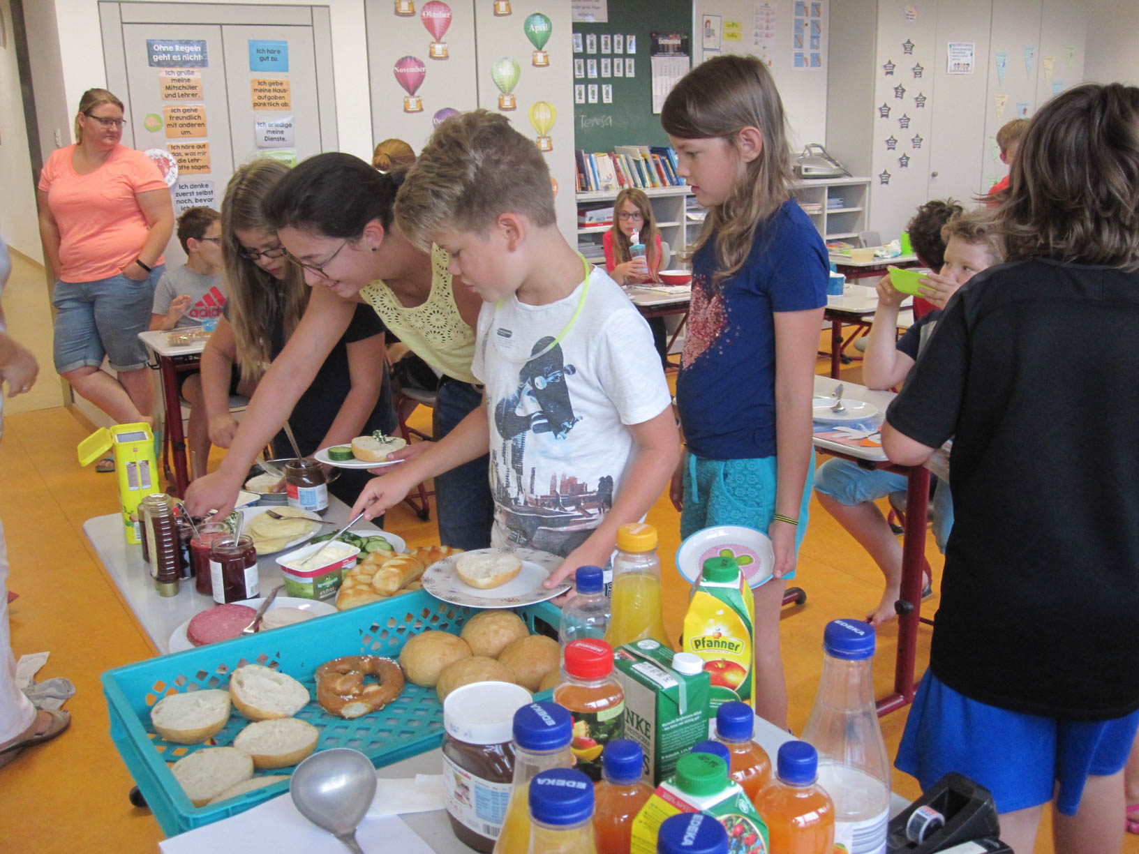 Übernachten in der Schule macht hungrig